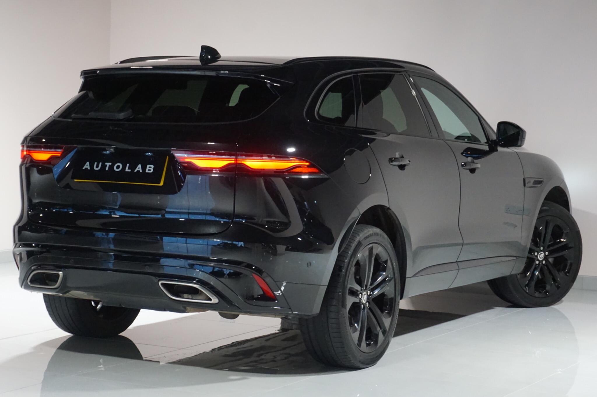 Jaguar F-PACE 3.0 D300 MHEV R-Dynamic HSE Black SUV 5dr Diesel Auto AWD Euro 6 (s/s) (300 ps)